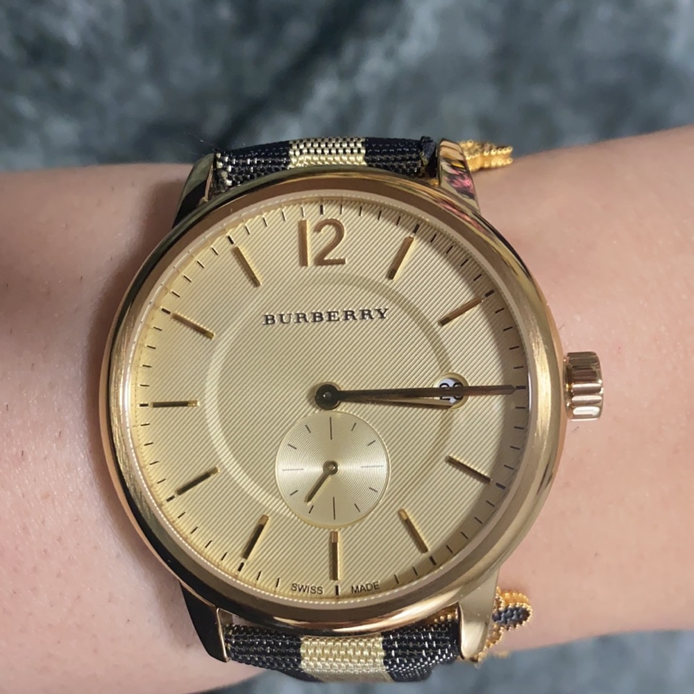 SOLD! Authentic Burberry watch Brand new condition - Picture 7 of 9